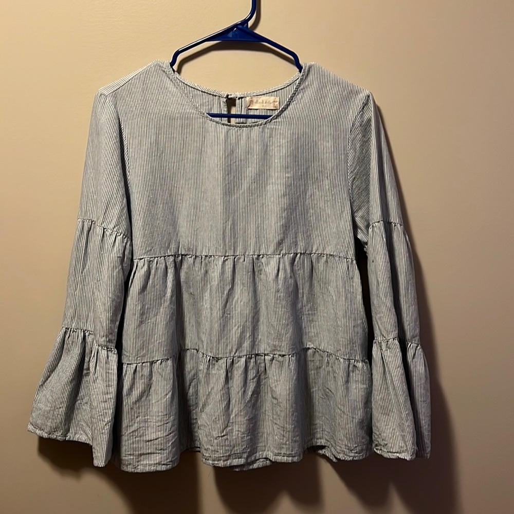 Super cute long sleeve blue & white altar’d state shirt